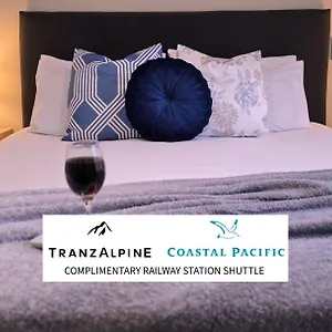 Tower Junction Motor Lodge- With Airport And Railway Station Shuttle Service- Location - Close To Westfield Mall, Tower Junction Shopping Centre, Restaurants, Cafes Etc Christchurch