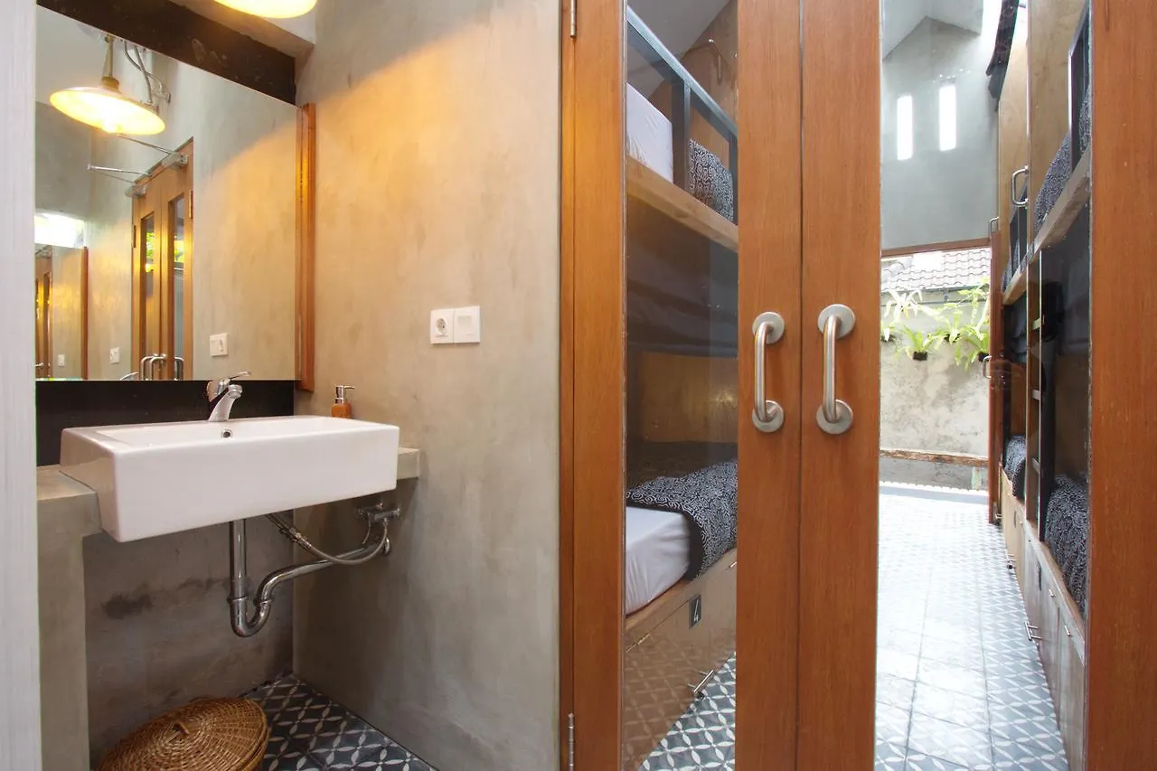 Sunshine Vintage House Hostel Ubud  0*, Ubud (Bali)