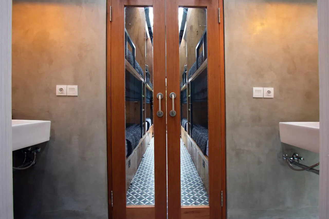 Sunshine Vintage House Hostel Ubud